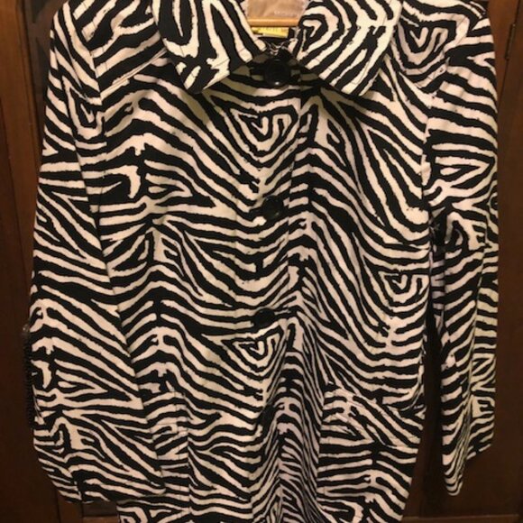 Michael Kors Women’s Zebra Print Cotton Belted Trench Coat; Size Large - Picture 8 of 16